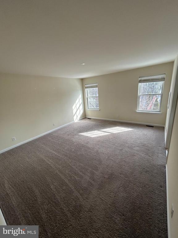 Building Photo - 133 Sugarbush Dr