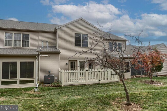 Building Photo - 1959 Deer Run Dr