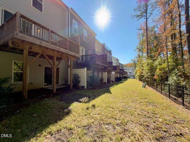 Building Photo - 1802 Stroup St