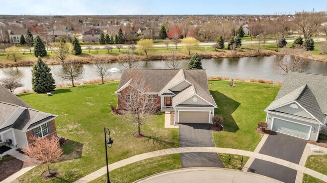 Building Photo - 814 Glory Ct
