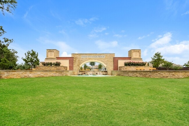 Building Photo - 15635 Plum Brk Dr