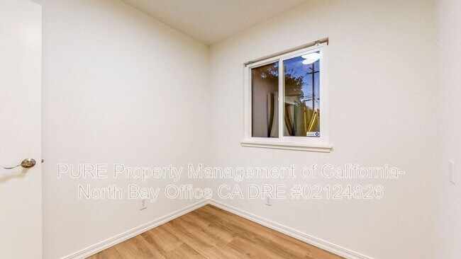 Building Photo - 2450 Grosse Ave