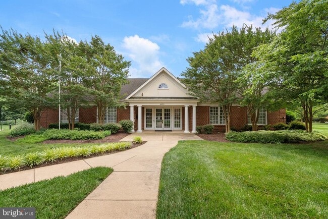 Building Photo - 4402 N Pershing Dr