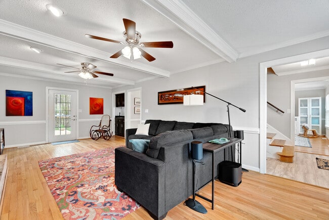 Building Photo - 717 Hempstead Ct