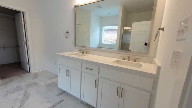Building Photo - Beautiful 4 bedroom in Baton Rouge