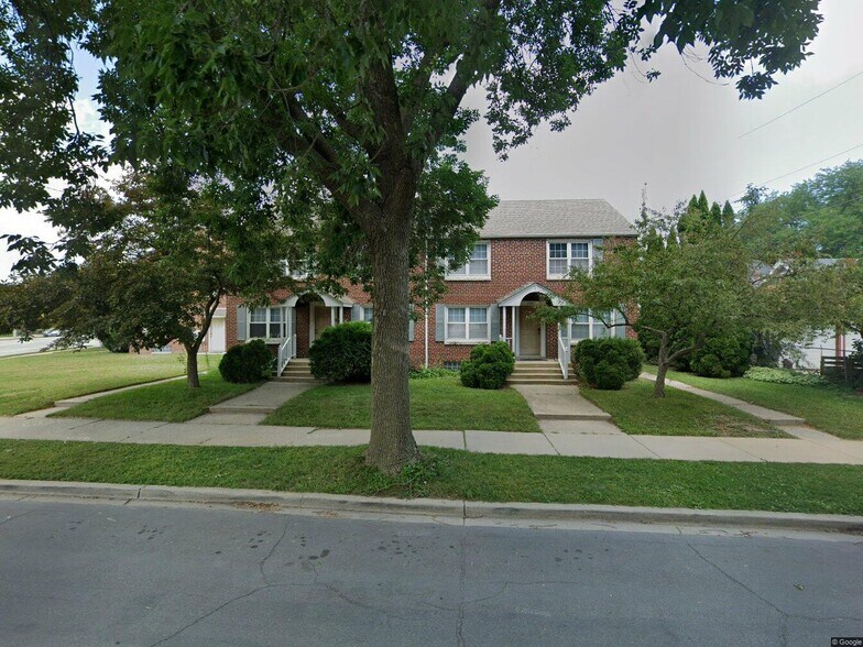 Building Photo - 2304 E Holt Ave