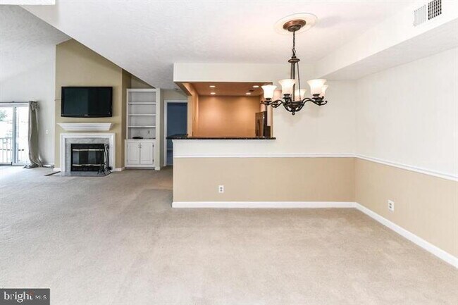 Building Photo - Expansive Loft-Style Living in a Resort-Like Community