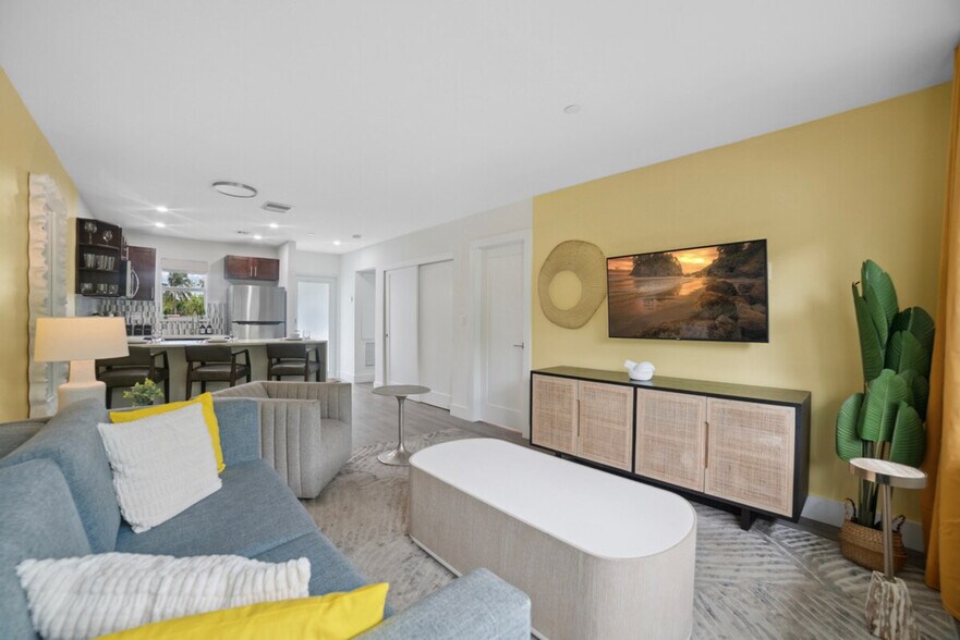 Building Photo - 400 N Ocean Blvd