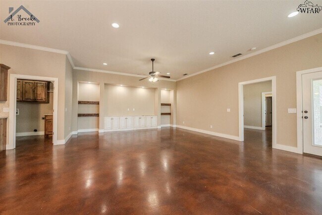 Building Photo - 10 Freedom Cir