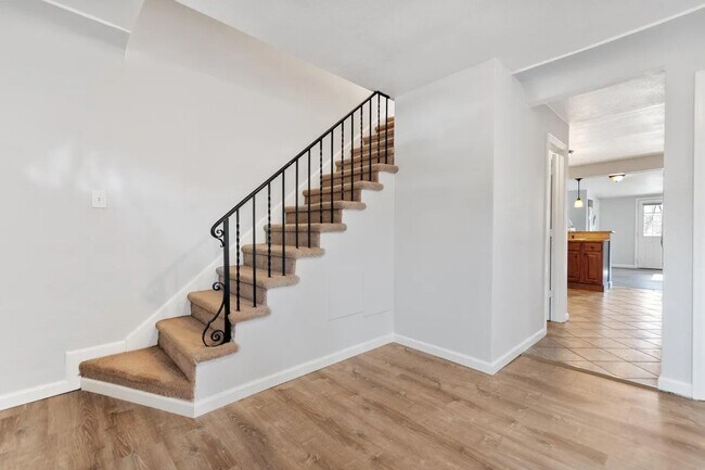 Building Photo - Beautiful home for rent near Sloan's Lake!