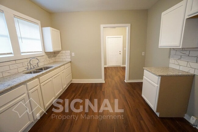 Building Photo - 3845 36th Ave N