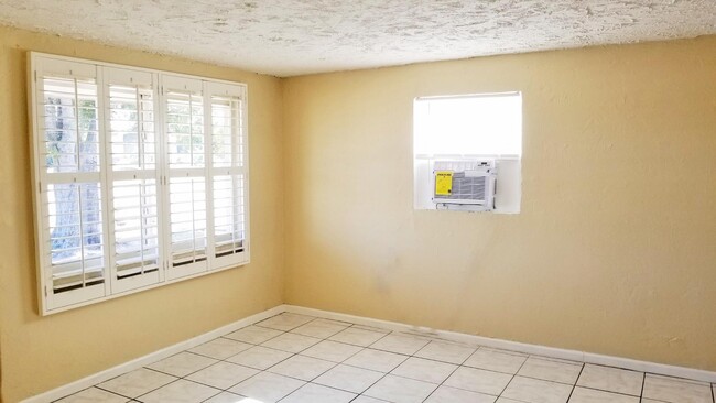 Primary Photo - 2176 Highland Ave