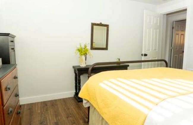 Building Photo - 3 bedroom, 2 bath with double car attached garage, newly remodeled.