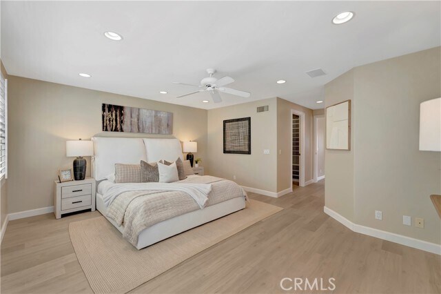 Building Photo - 509 W Balboa Blvd