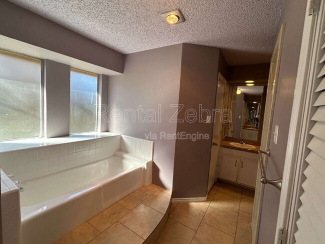 Building Photo - 4806 Stage Line Dr