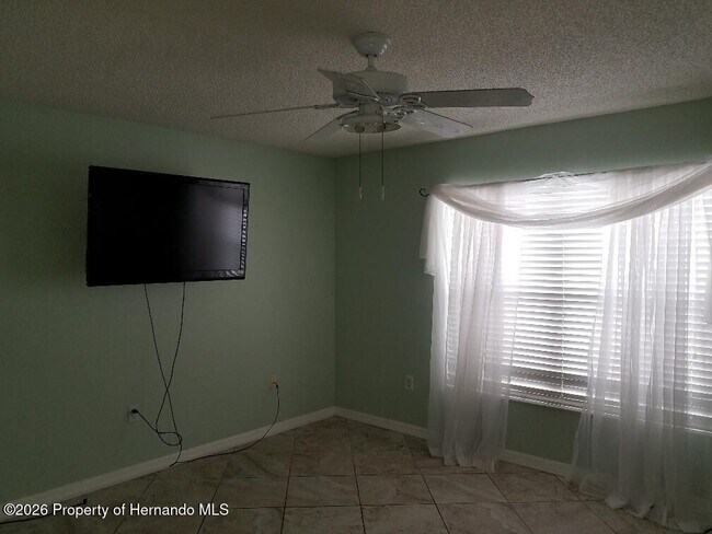 Building Photo - 6289 Freeport Dr