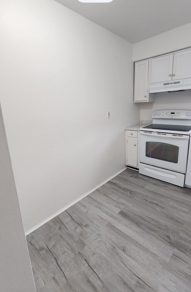 Building Photo - 25341 Shiawassee Cir