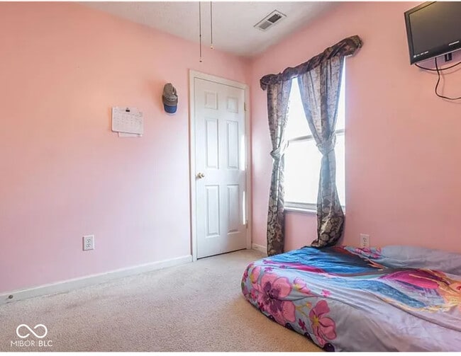 Building Photo - 113 Gazebo Dr