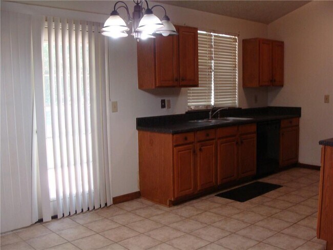 Building Photo - 2331 Newgate Dr