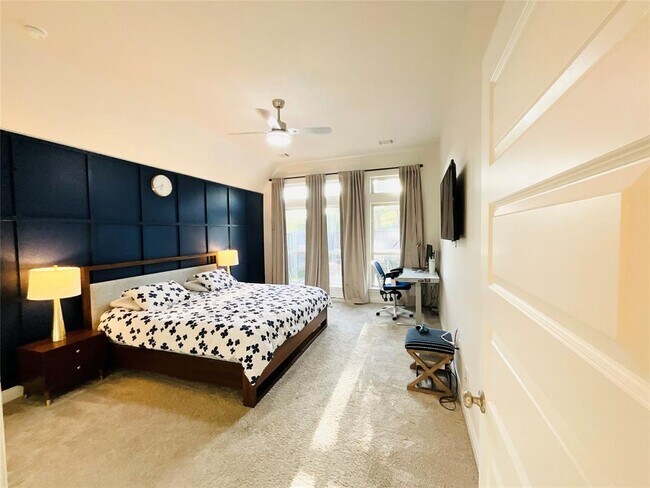Building Photo - 2507 Elmwood Trl