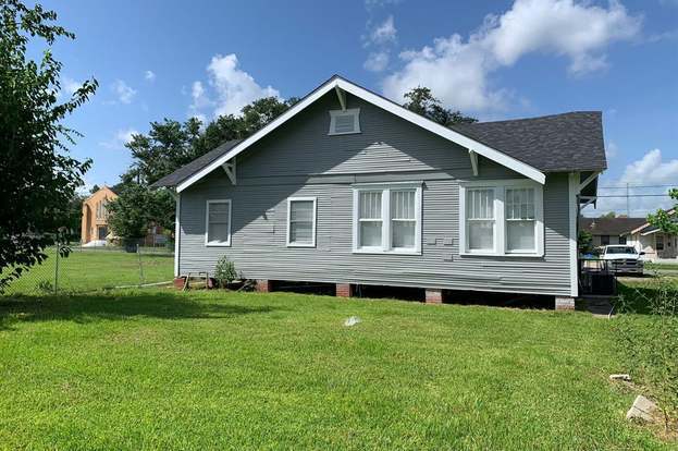 Building Photo - 1107 Avenue A