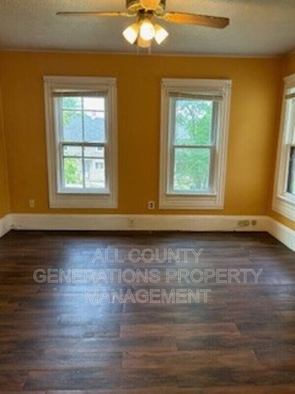 Building Photo - 3192 W 54th St