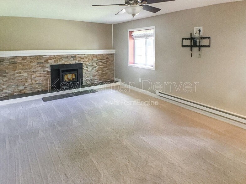 Building Photo - 7012 S Eudora St