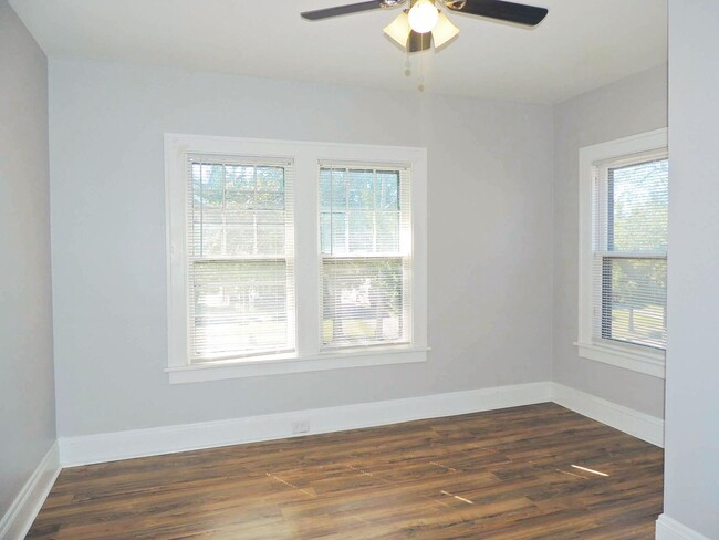 Building Photo - 4 Bed - 1 Full Bath Colonial for Rent in C...