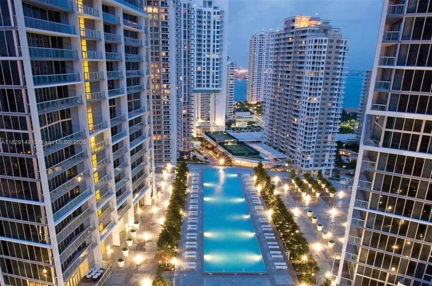 Primary Photo - 465 Brickell Ave