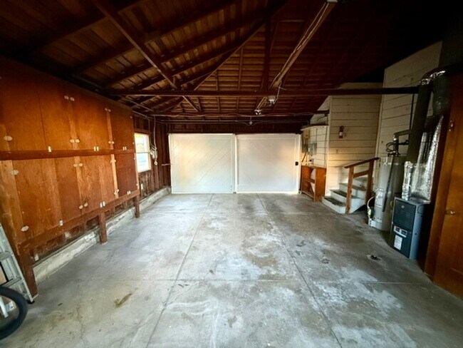 Building Photo - 145 Sylvan Ave