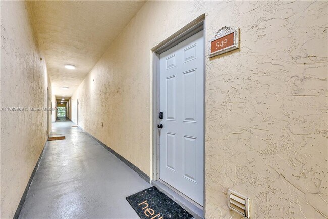 Building Photo - 8120 Geneva Ct