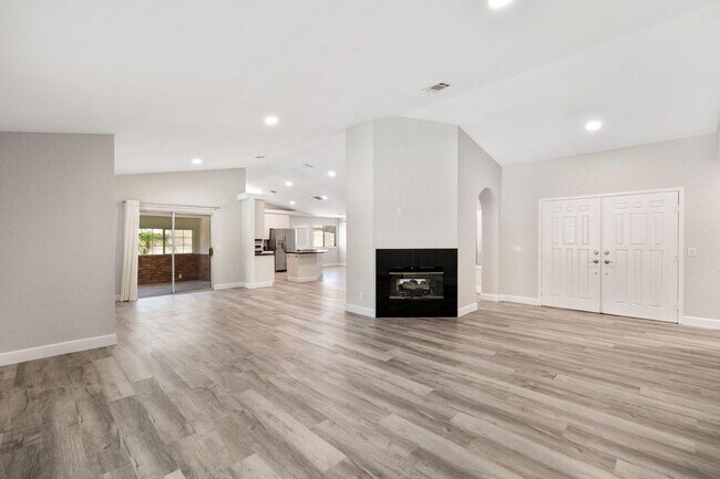 Building Photo - 39495 Regency Way