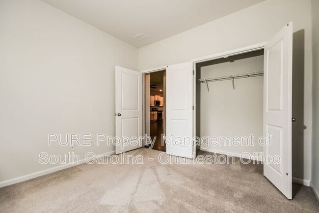 Building Photo - 507 Kilarney Rd