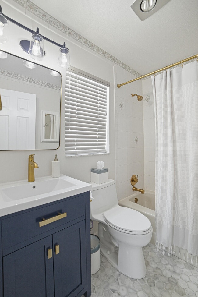 Building Photo - 2281 SE 11th St