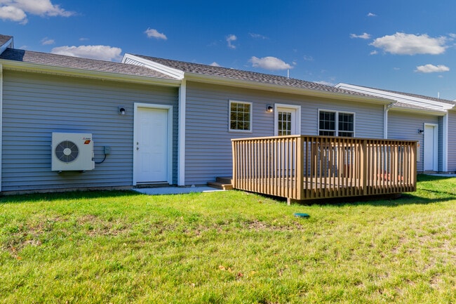 Building Photo - 470 Norwich Rd