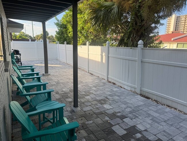 Building Photo - 3837 Sandstone Ct