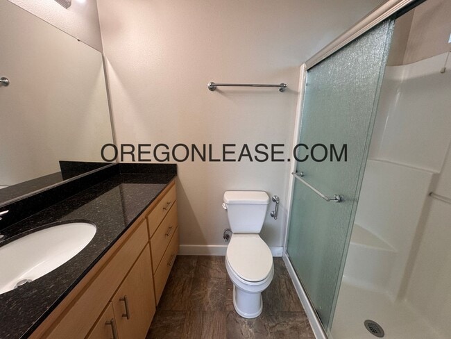 Building Photo - 3 bedroom 2.5 bath townhouse in Cal Young ...