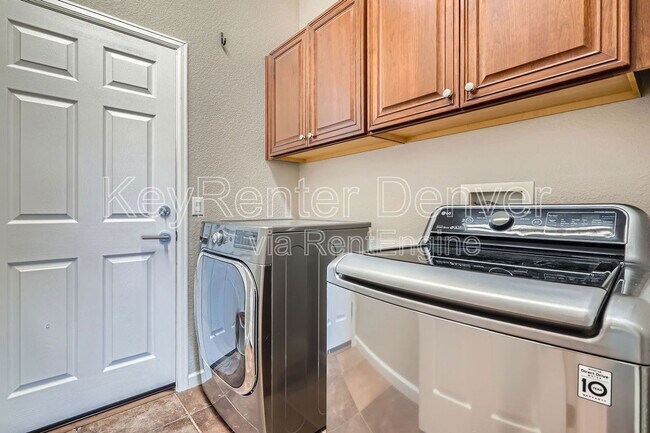 Building Photo - 3333 Chapin Pl