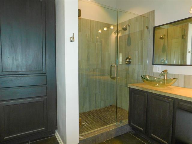 Building Photo - 6121 Apache Dr