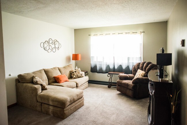 Primary Photo - 1260 Dietz Ln
