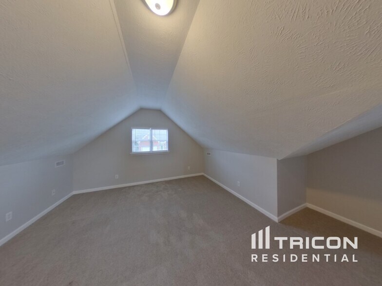 Building Photo - 2156 Aberdeen Cir