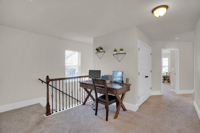 Building Photo - 12 Hillfoots Ct