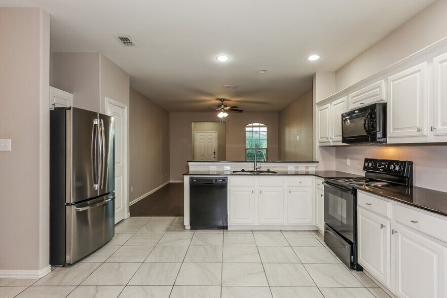 Building Photo - 2016 Belshire Ct