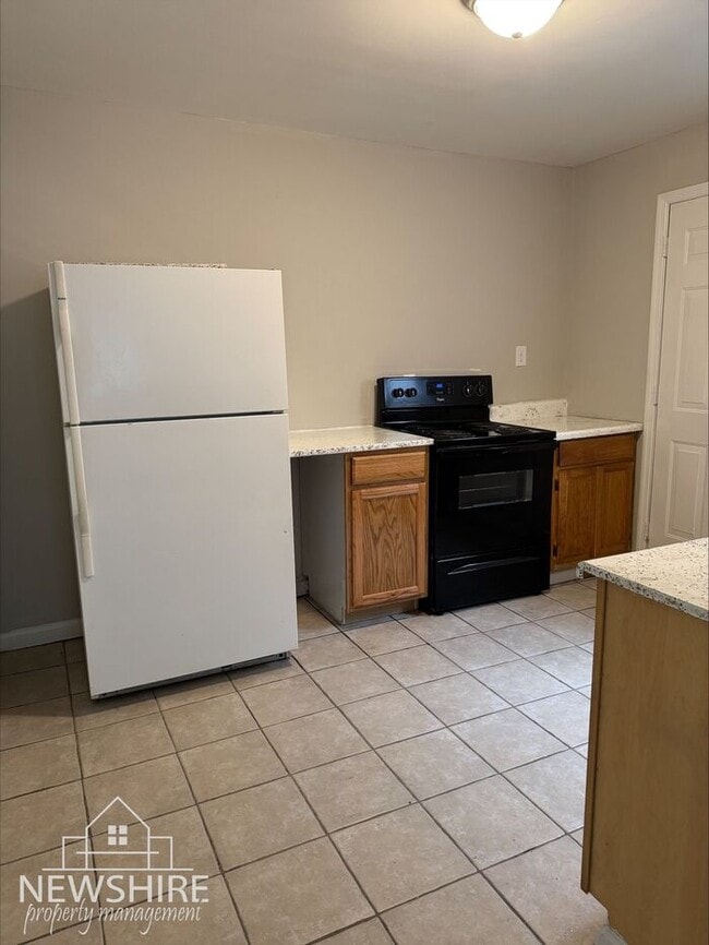 Building Photo - 2 Bedroom Town Home! - Discover Hampton Ave Apartments in Greenville, SC!