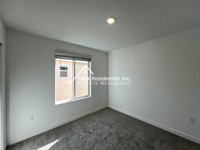 Building Photo - Brand New 4bd/2.5a Elk Grove Home-Must See!