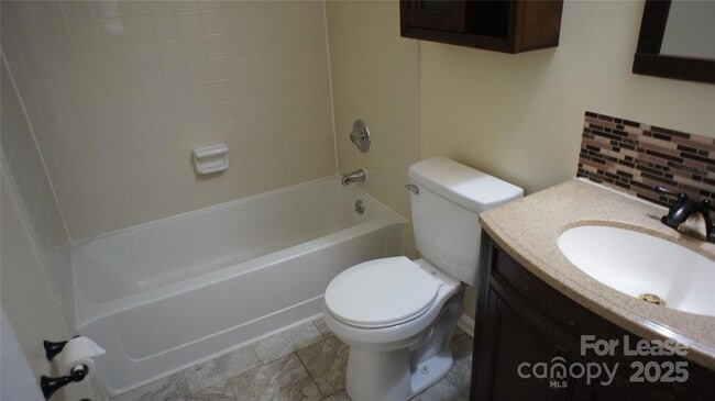 Building Photo - 8306 Summerglen Cir