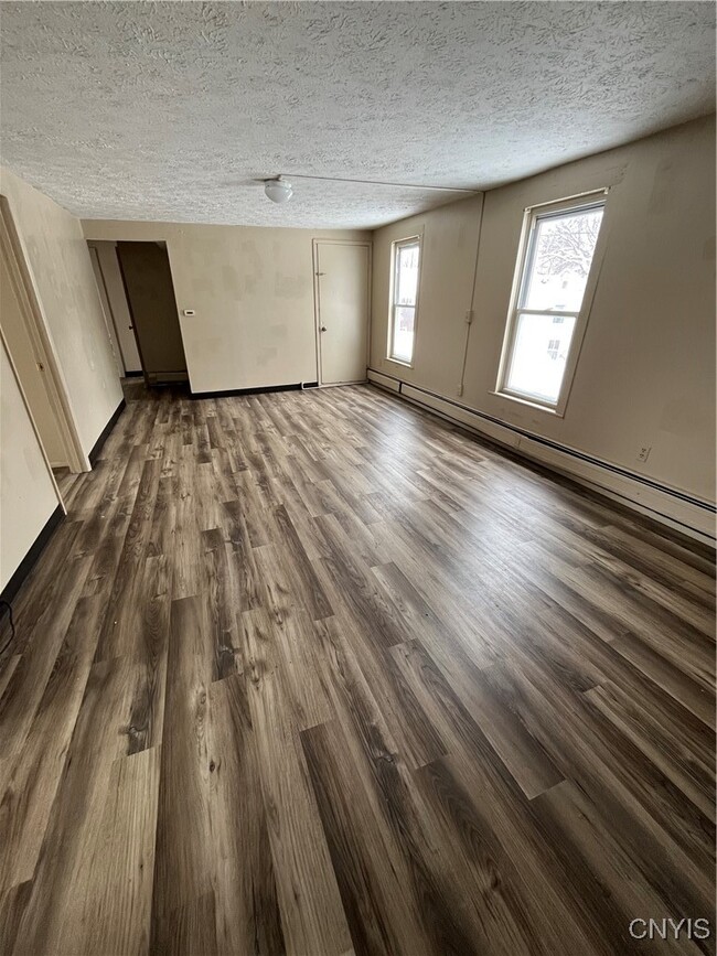 Building Photo - 684 West End Ave