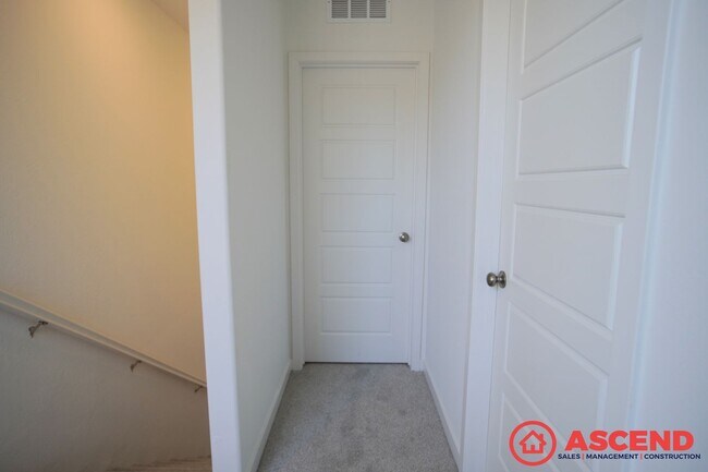 Building Photo - Stunning Home In Gossamer Grove!