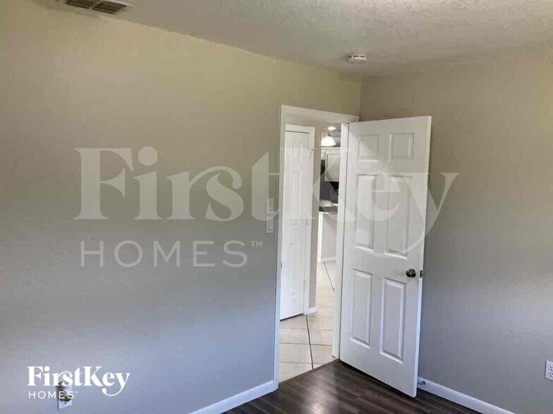 Building Photo - 820 Springview Ave NW