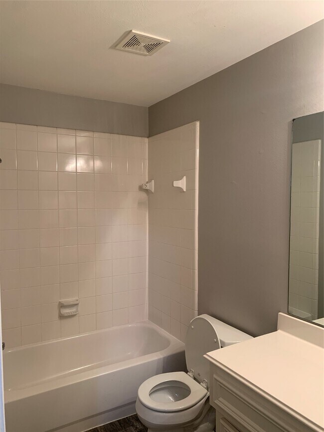 Building Photo - 18418 Sailfish Cove Dr